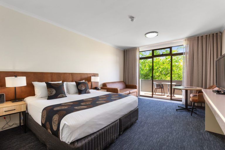 Adelaide Meridien Hotel & Apartments